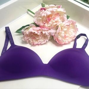 Victoria's Secret lightly lined bra